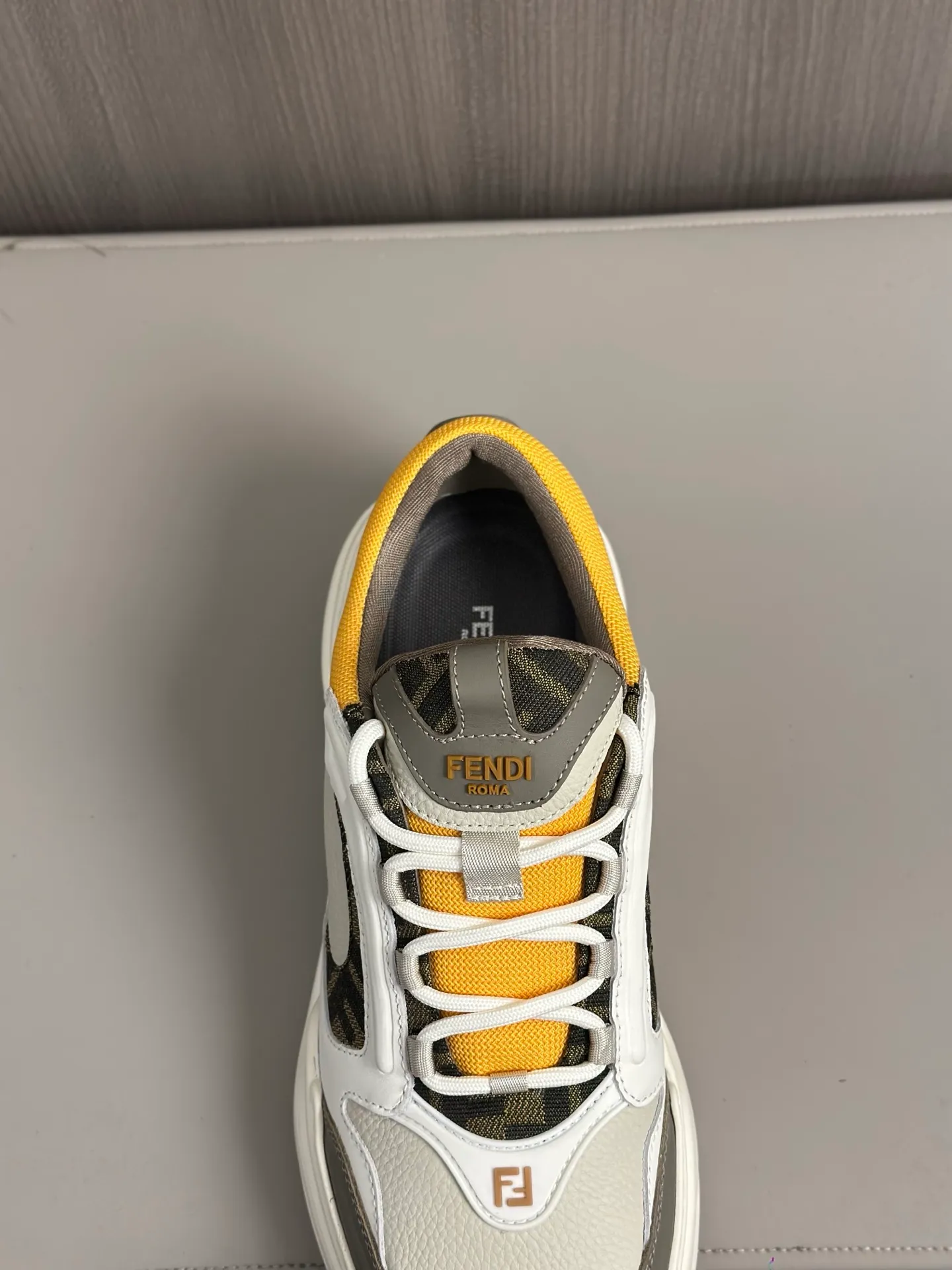 [FENDI] Fendi men's shoes 💰780💰 - High-end quality original casual sports shoes - Upper: Nappa calfskin, pebbled calfskin, tongue and heel; injection molded brand logo plastic module - Lining: brand canvas - Outsole: ultra-light T men's shoes 💰R foam rubber; molded outsole - Super high quality control, fine workmanship: highlighted (high-end, luxury, grade) -Size :39-44 (38, 45, can be customized)